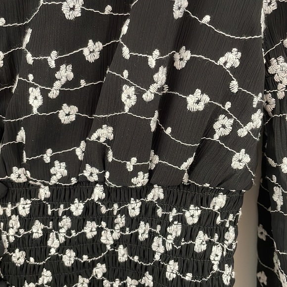 Code x Mode xs black floral button down blouse - Picture 6 of 6